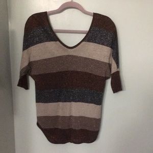 Quarter sleeve sweater